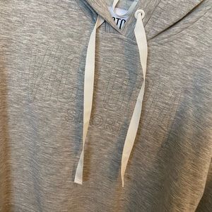 Victoria Sport Cropped Hoodie